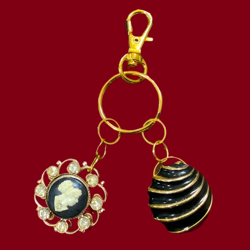 💥2/$24 or 3/$30💥 Vintage Gold and Black Keychain with Cameo and Striped Charm